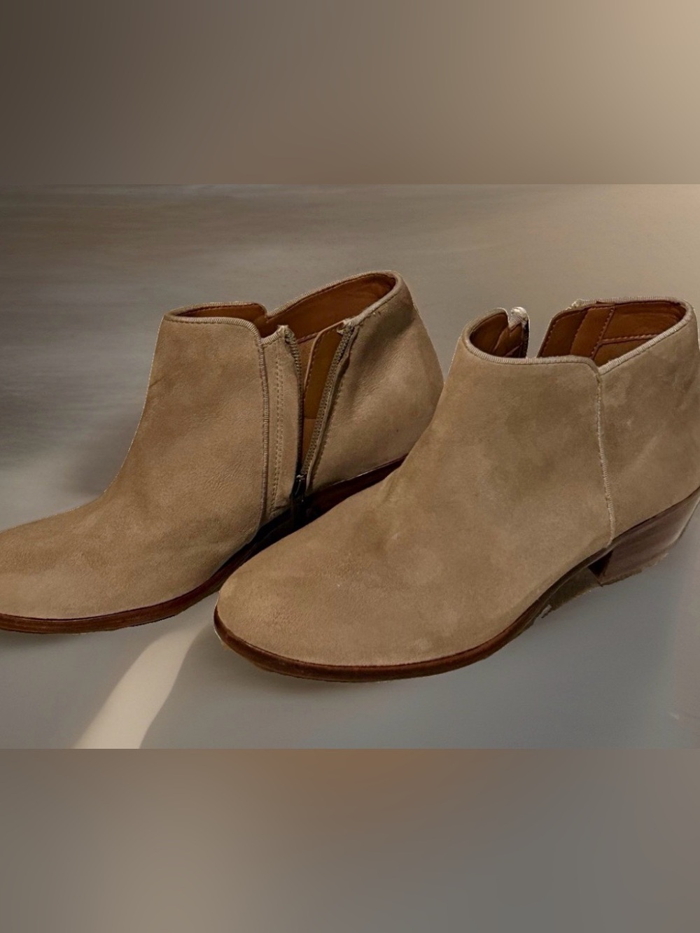 Sam Edelman Petty Ankle Booties Women's Size 6.5 Taupe Putty Suede Classic